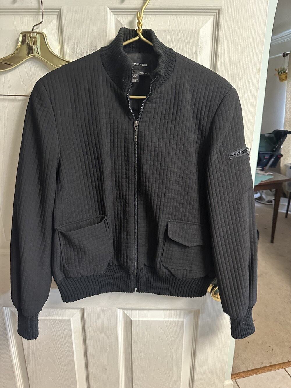 Focus Lifestyle Size Med 10 Black Quilted Jacket Long Sleeve Zip Bomber